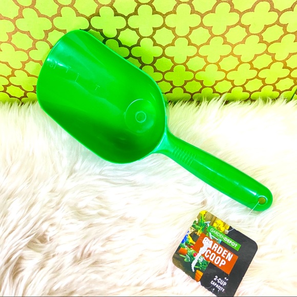Large Soil Scoop - Picture 1 of 5